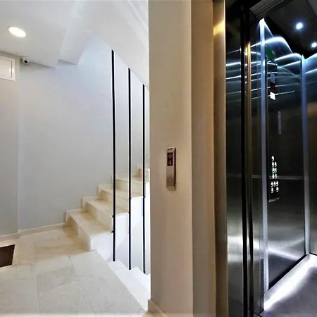 Cozy In Taksim Square